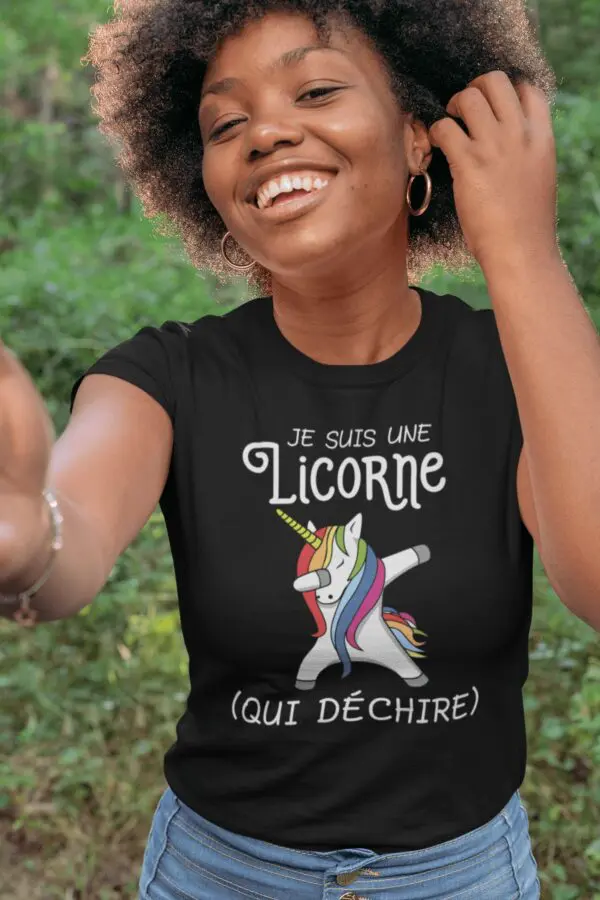 T Shirt Licorne qui déchire - Pour Femme T Shirt Licorne qui déchire - Pour Femme