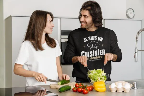Sweat Cuisinier qui déchire